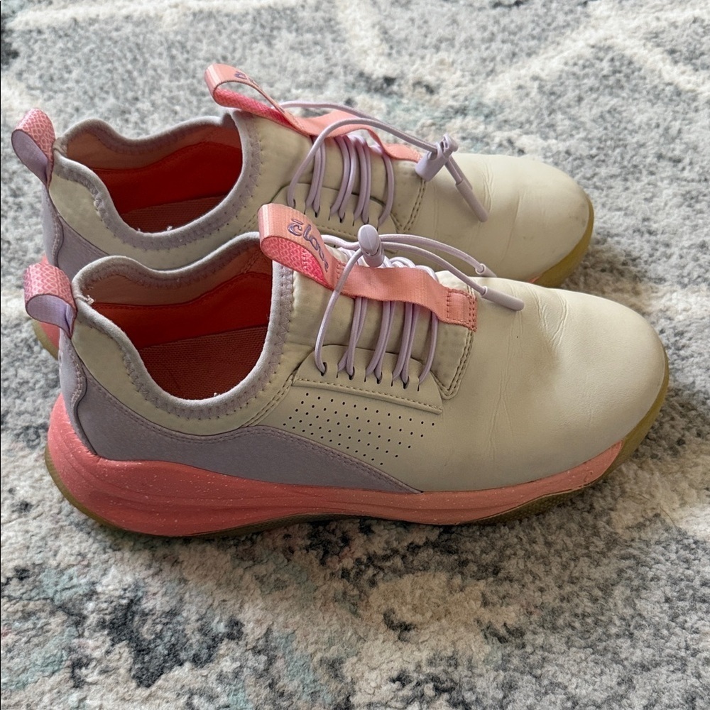 Women’s Clove Nursing Sneakers Size 8